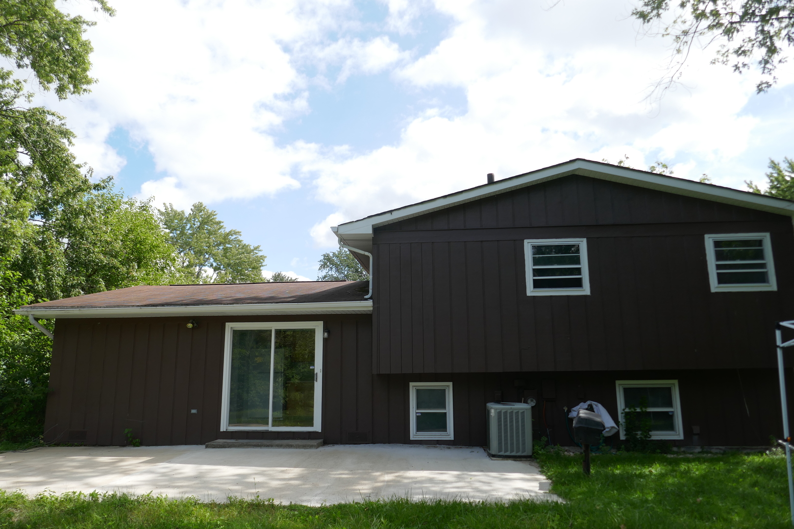 22750 Valley Drive, Richton Park, IL 60471