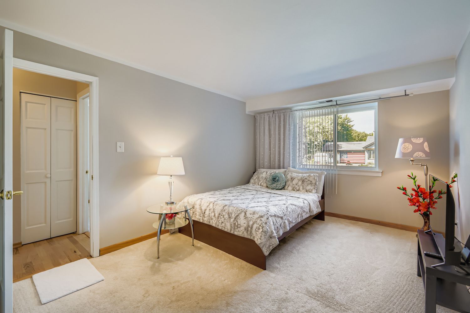 8901 S Roberts Road #104, Hickory Hills, IL 60457