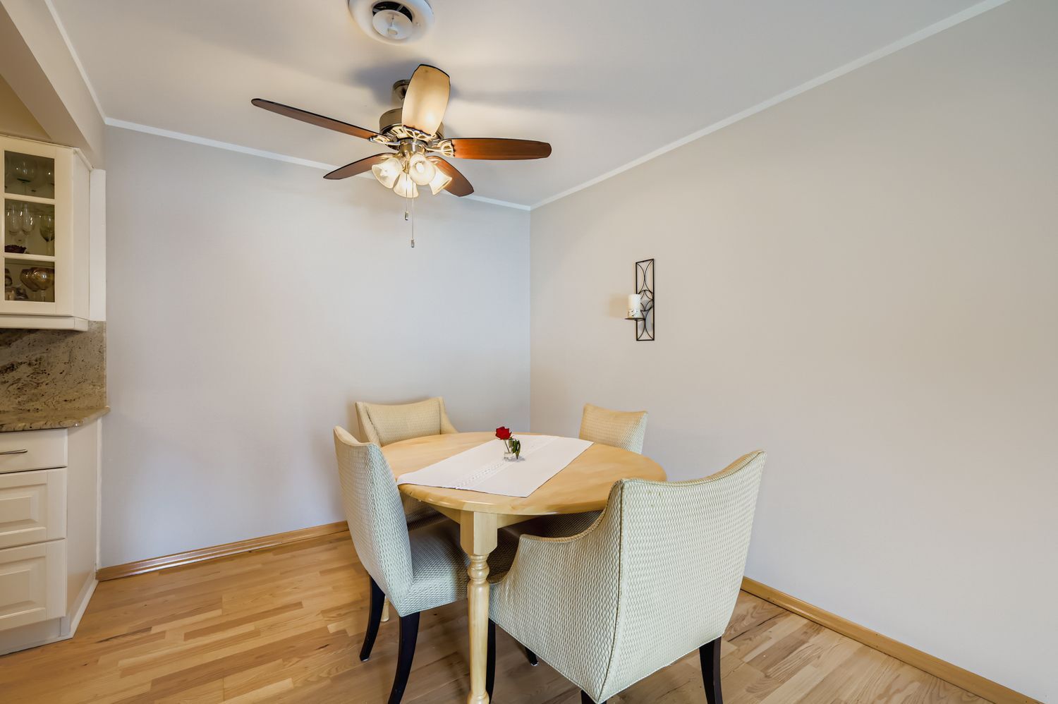 8901 S Roberts Road #104, Hickory Hills, IL 60457