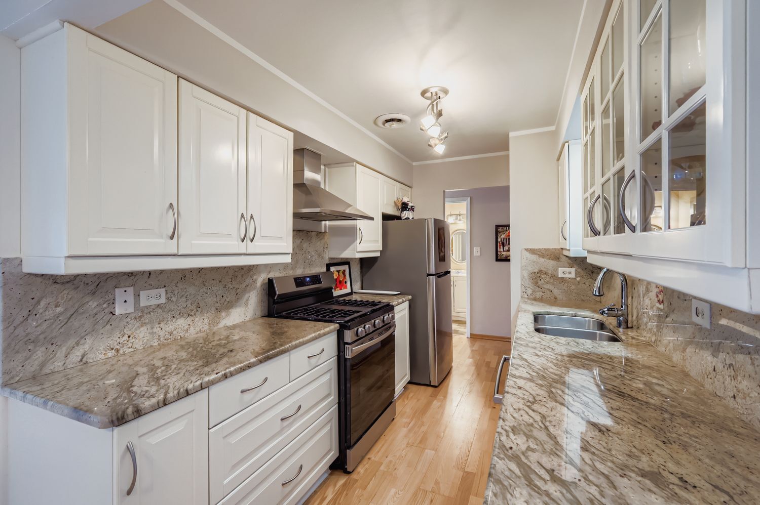 8901 S Roberts Road #104, Hickory Hills, IL 60457