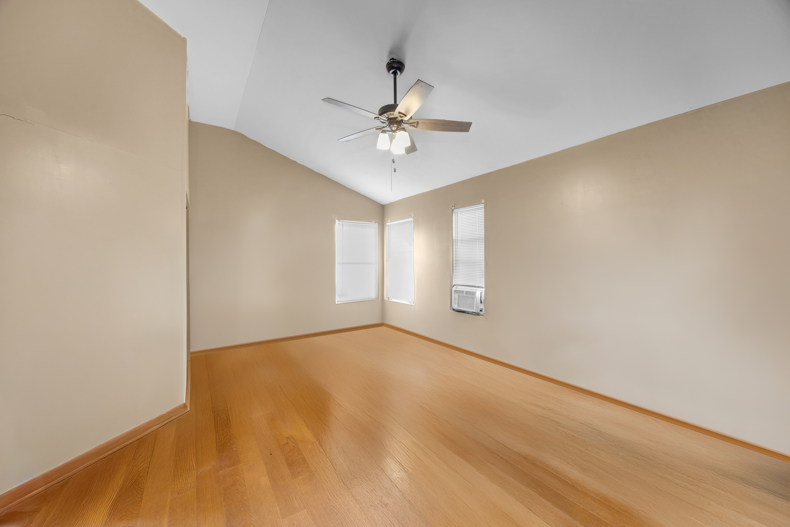 18601 Walnut Avenue, Country Club Hills, IL 60478
