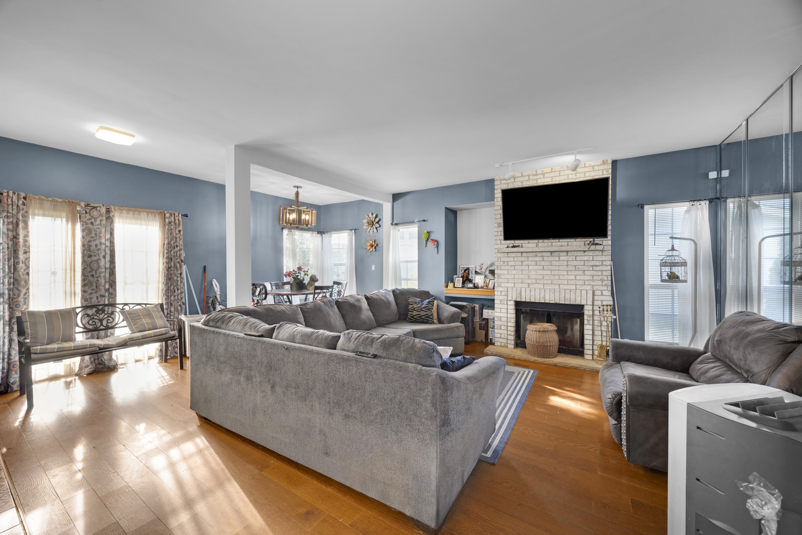 18601 Walnut Avenue, Country Club Hills, IL 60478