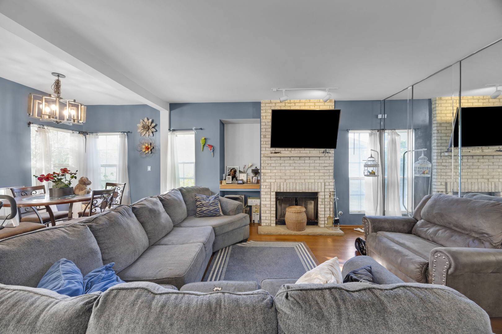 18601 Walnut Avenue, Country Club Hills, IL 60478