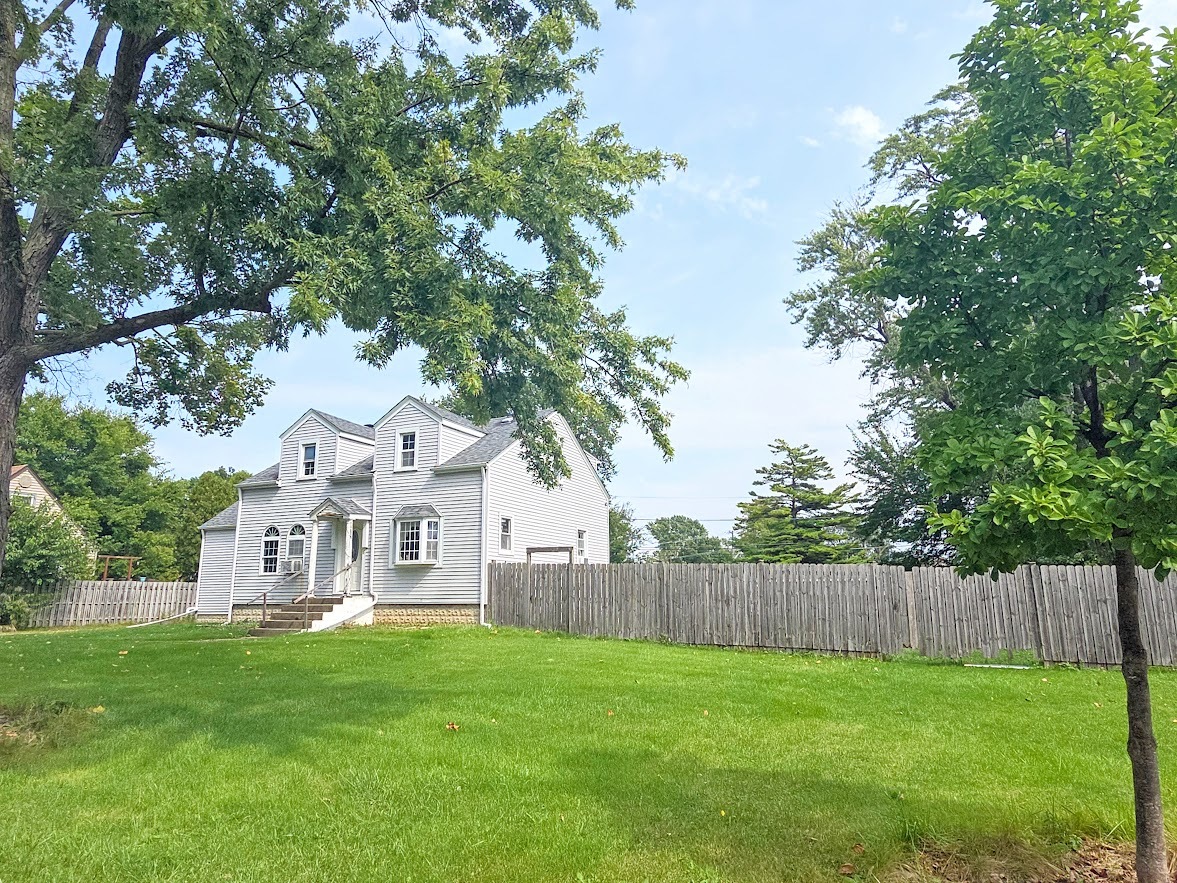 423 S Center Street, Bensenville, IL 60106