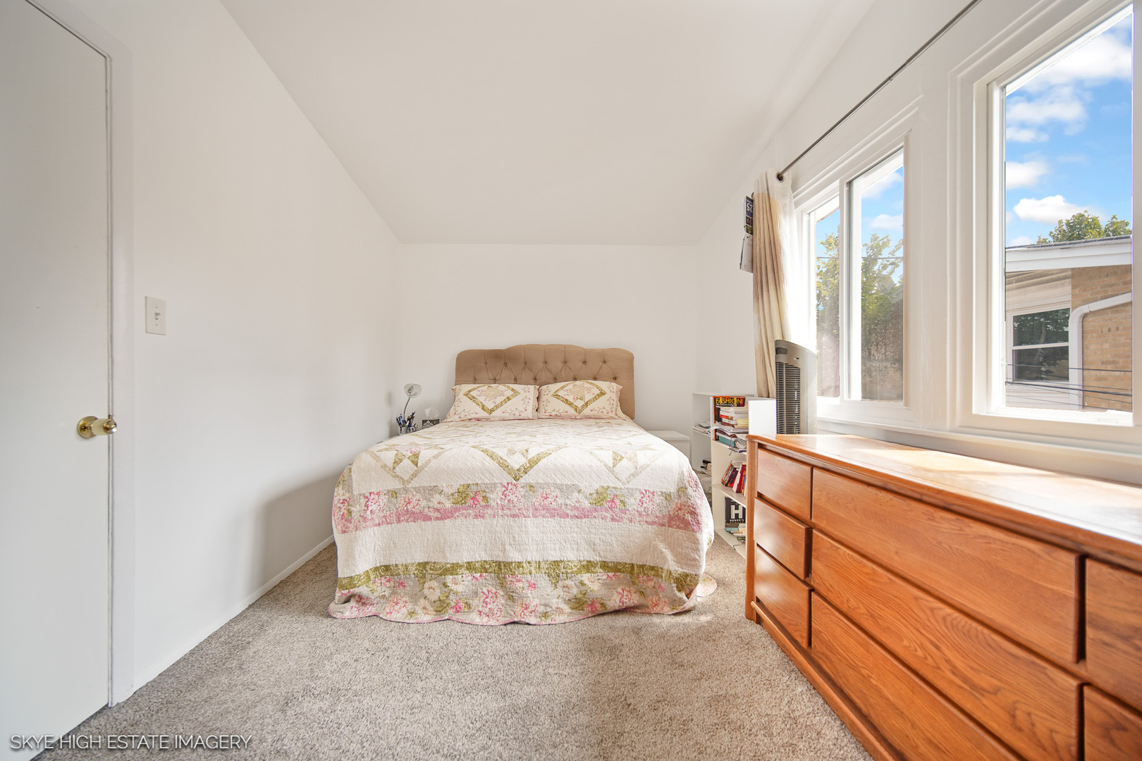2061 Pine Street, Des Plaines, IL 60018