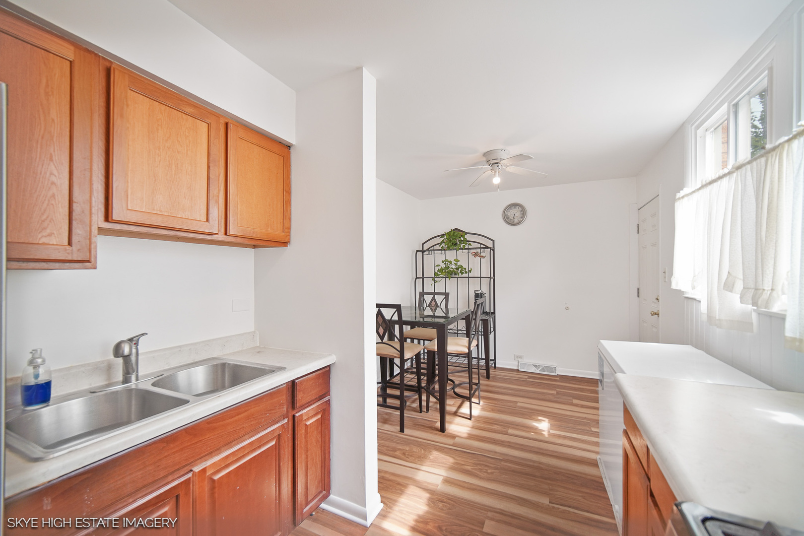 2061 Pine Street, Des Plaines, IL 60018