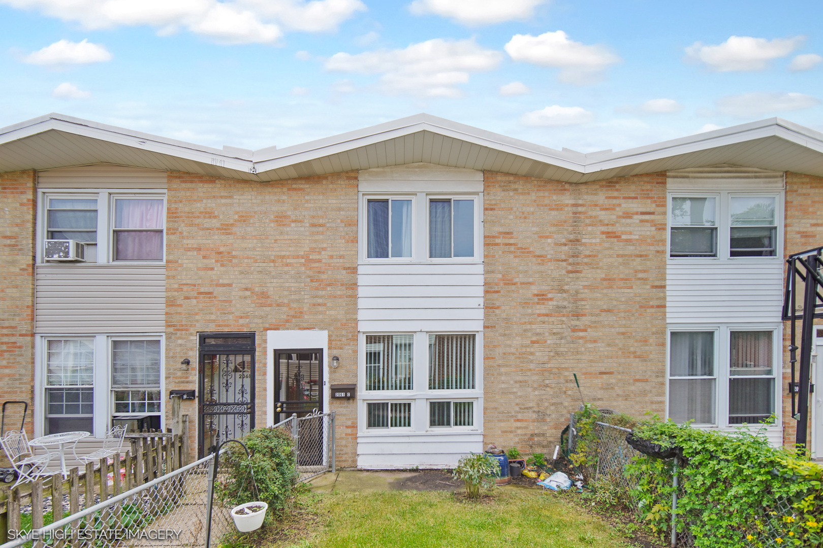 2061 Pine Street, Des Plaines, IL 60018