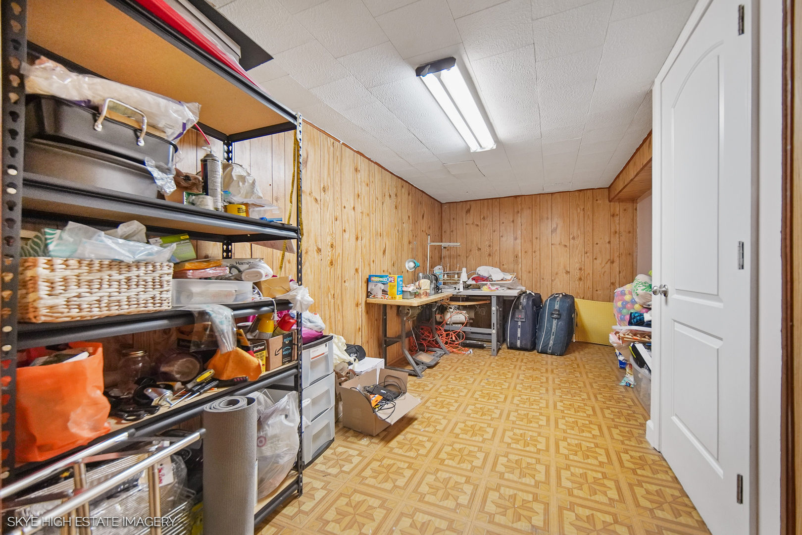 2061 Pine Street, Des Plaines, IL 60018
