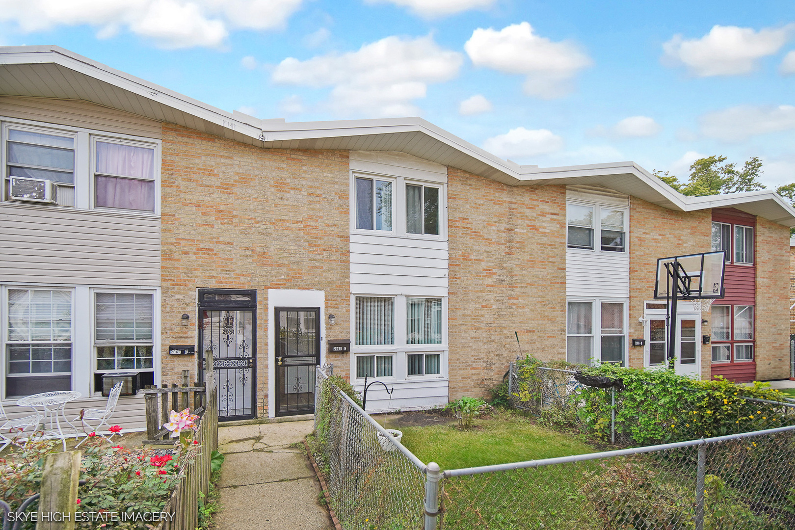 2061 Pine Street #C, Des Plaines, IL 60018