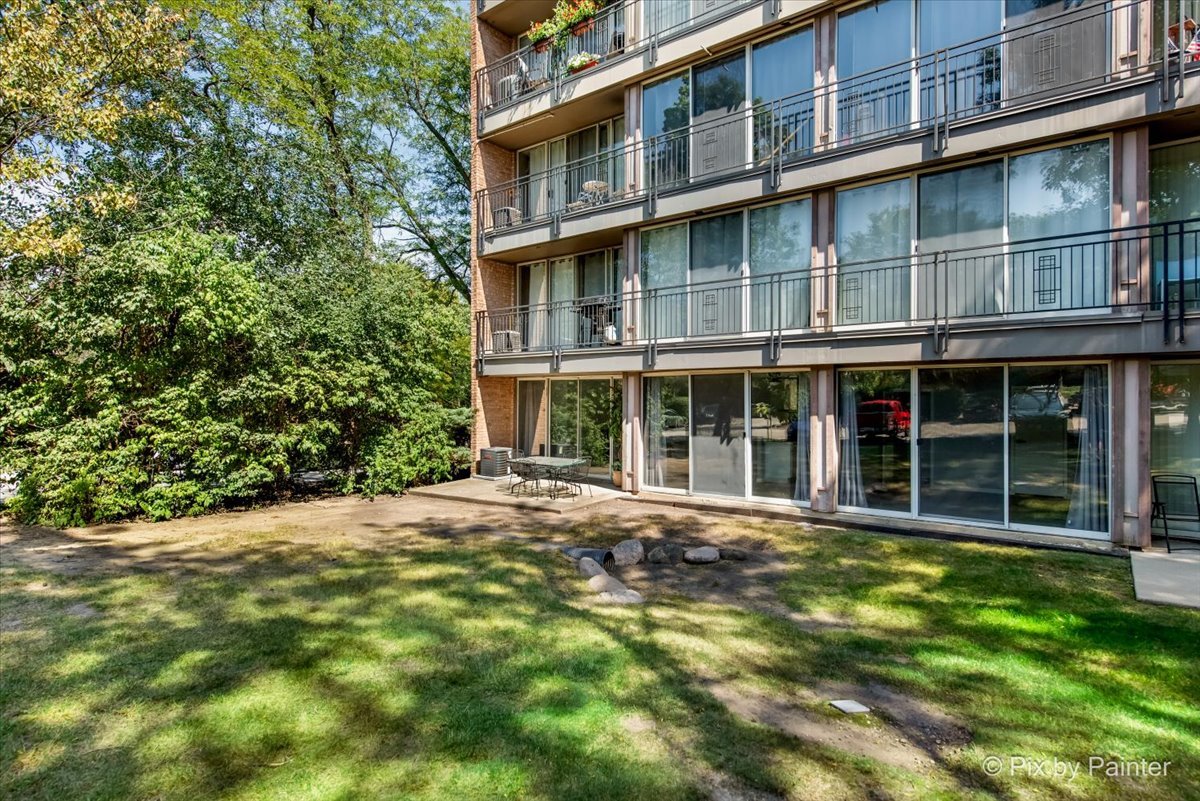 5820 Oakwood Drive #1a, Lisle, IL 60532