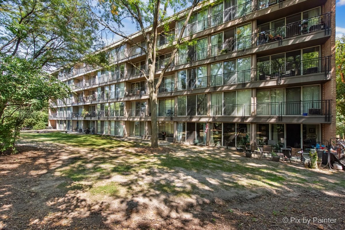 5820 Oakwood Drive #1a, Lisle, IL 60532