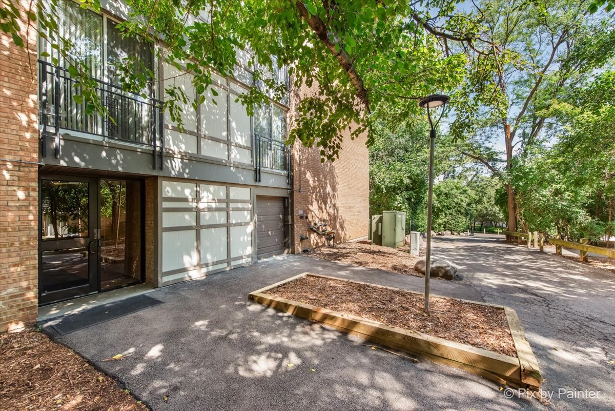 5820 Oakwood Drive #1a, Lisle, IL 60532