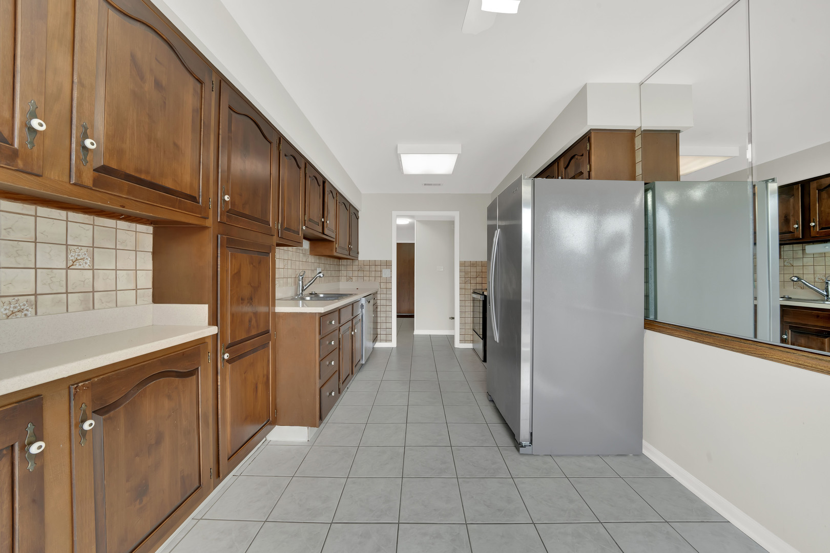 601 Lake Hinsdale Drive #301, Willowbrook, IL 60527