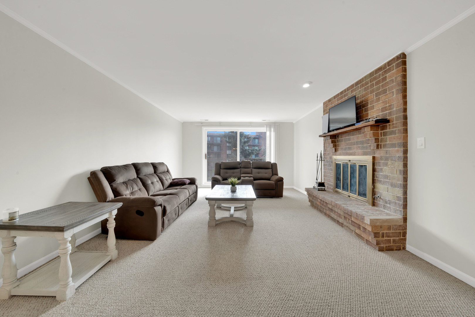 601 Lake Hinsdale Drive #301, Willowbrook, IL 60527