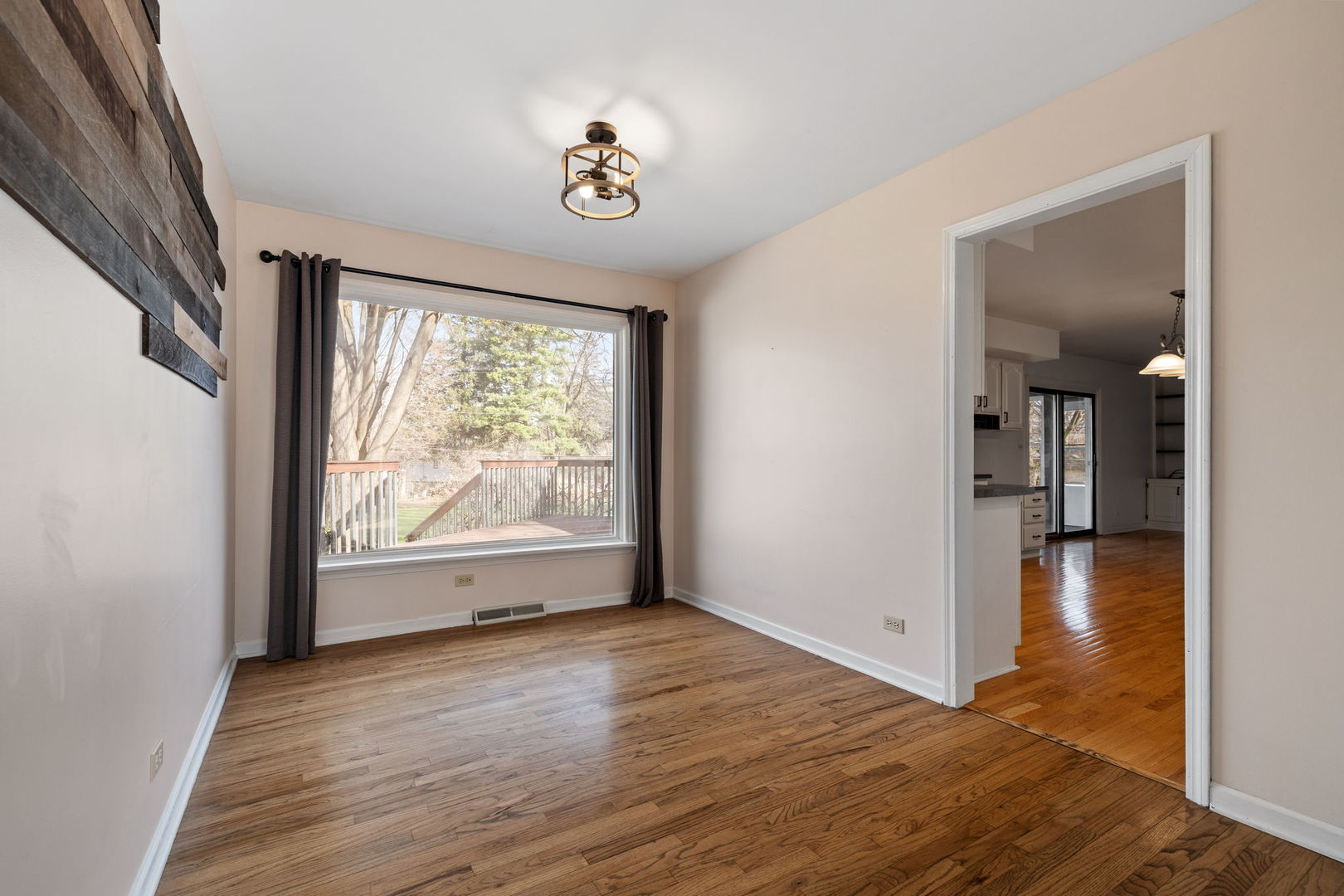 221 Tanoak Lane, Naperville, IL 60540