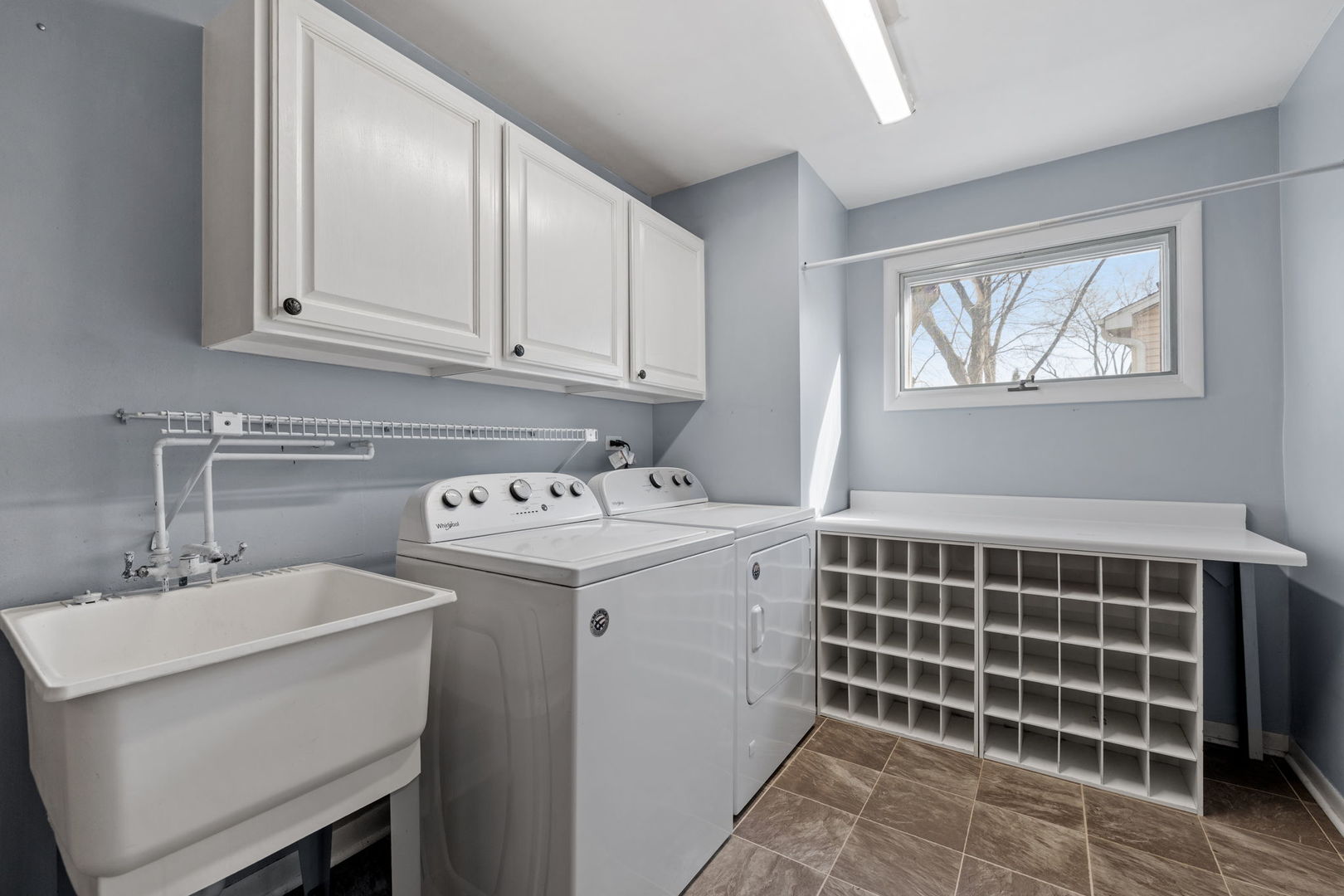 221 Tanoak Lane, Naperville, IL 60540