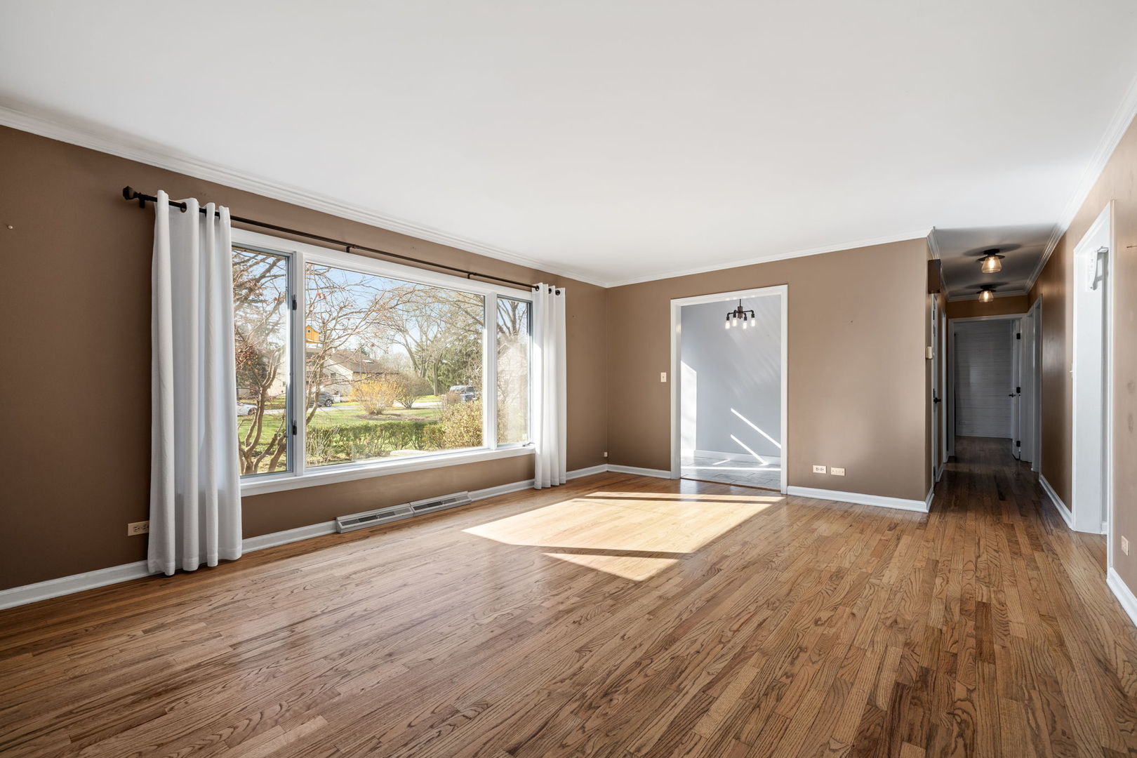 221 Tanoak Lane, Naperville, IL 60540