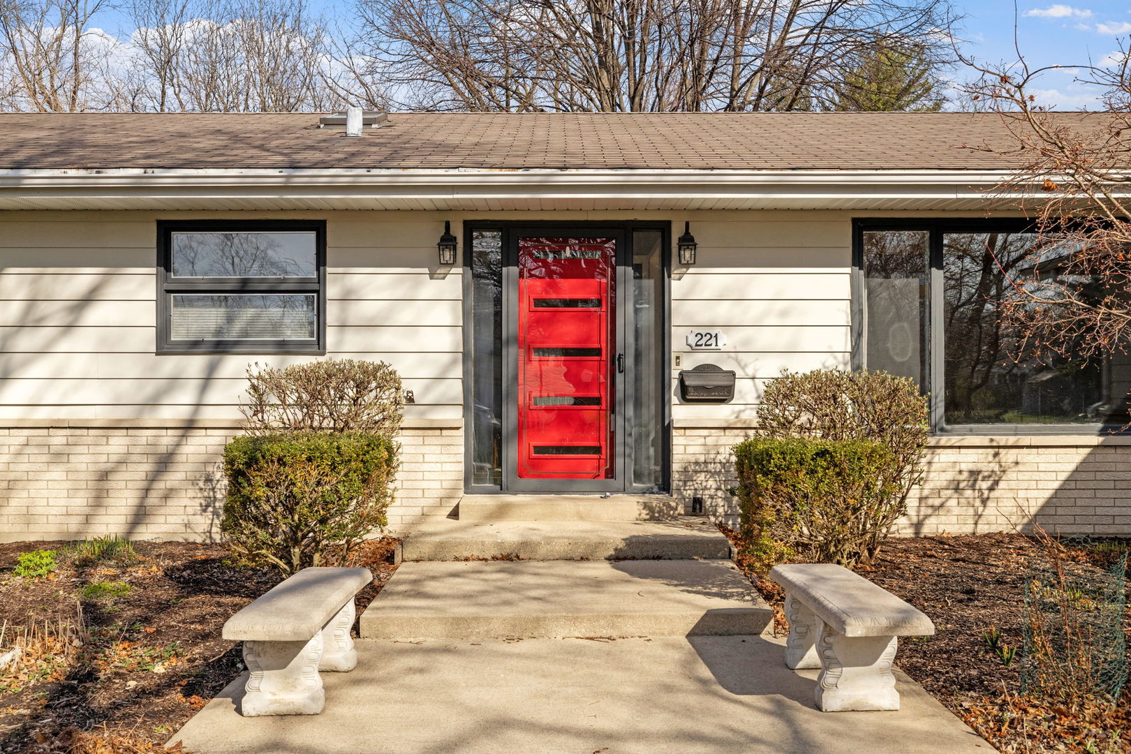 221 Tanoak Lane, Naperville, IL 60540