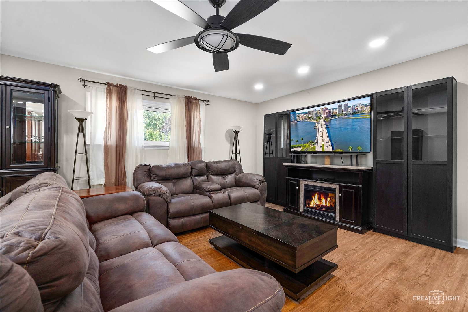 129 Oxford Road, Bolingbrook, IL 60440