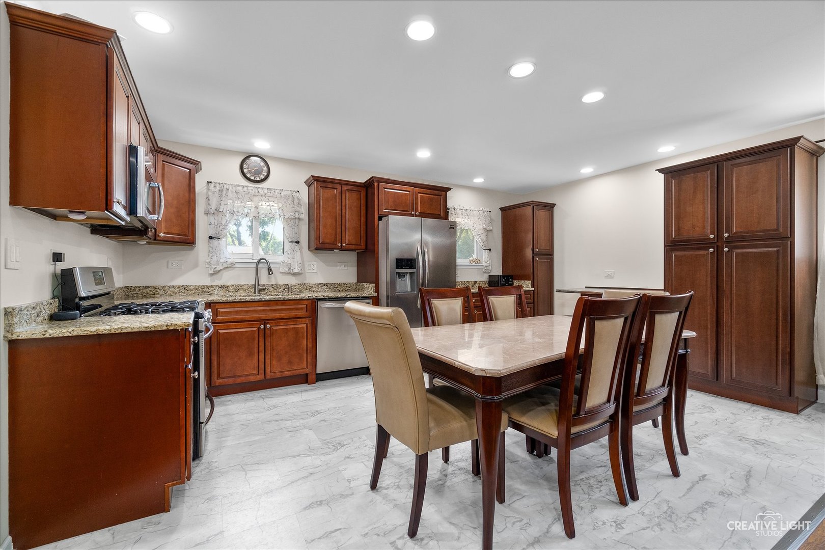 129 Oxford Road, Bolingbrook, IL 60440