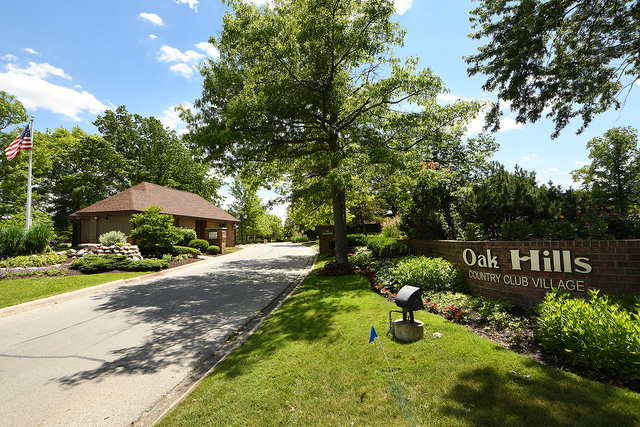 7737 W Golf Drive #201, Palos Heights, IL 60463