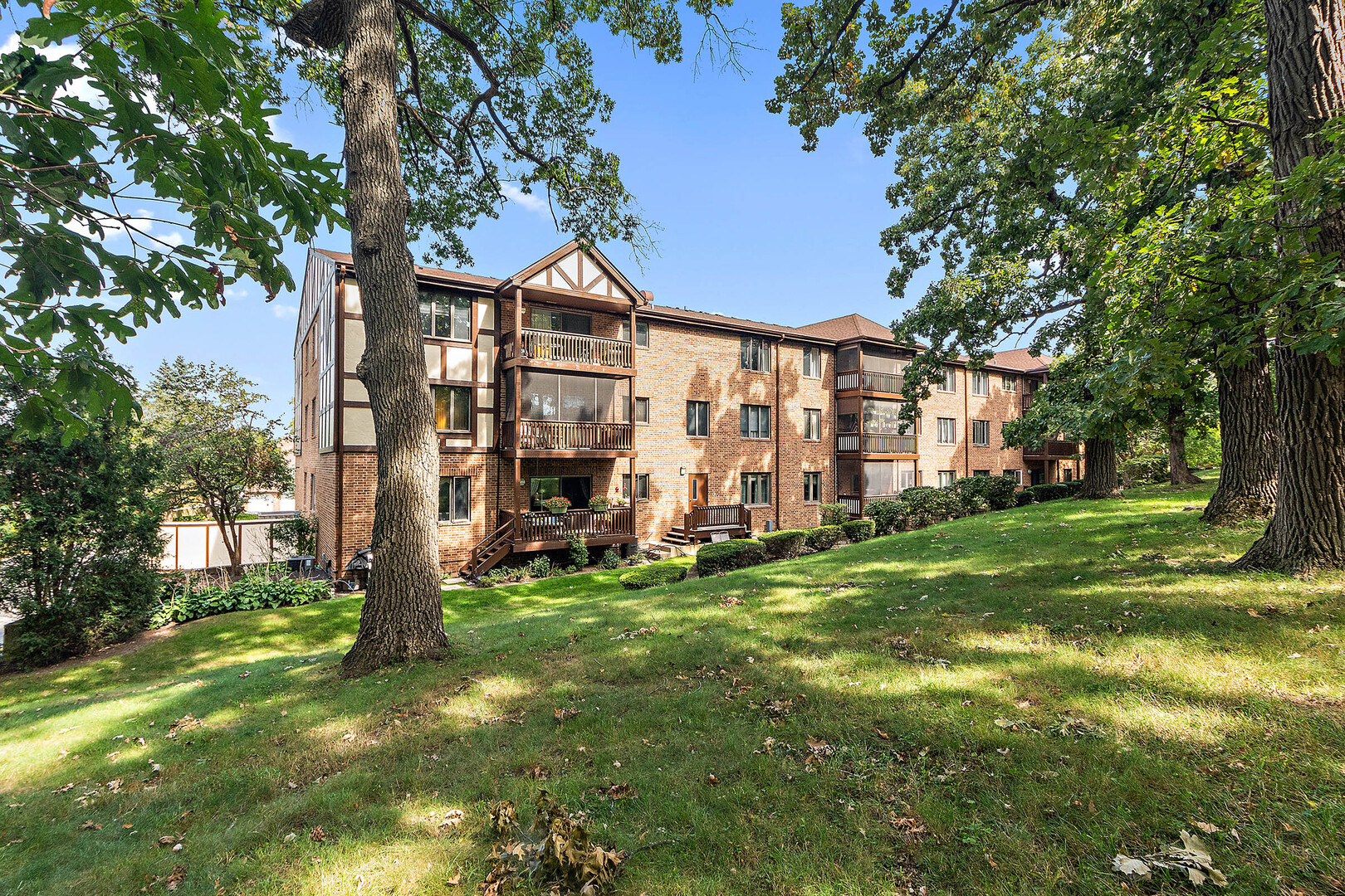 7737 W Golf Drive #201, Palos Heights, IL 60463