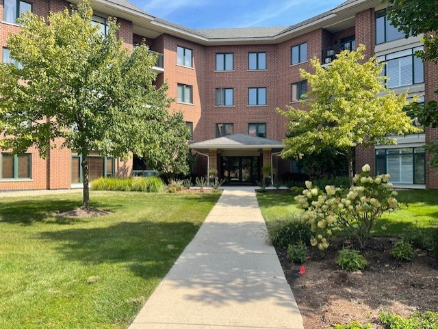 875 E. 22nd Street #220, Lombard, IL 60148