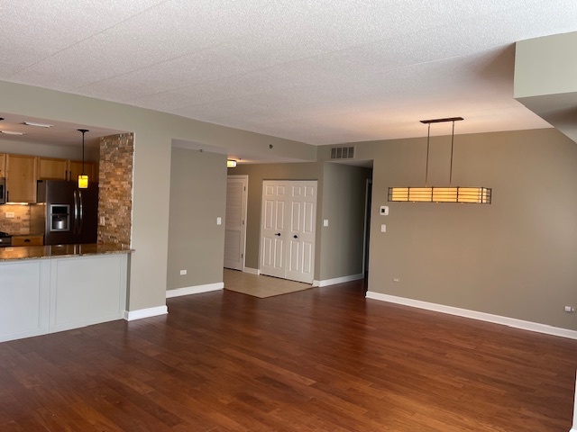 875 E. 22nd Street #220, Lombard, IL 60148