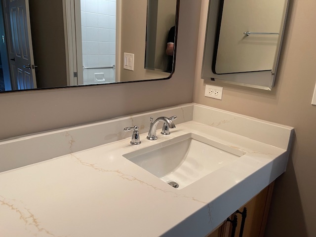 875 E. 22nd Street #220, Lombard, IL 60148