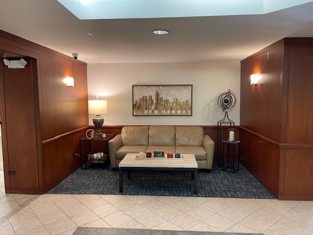 875 E. 22nd Street #220, Lombard, IL 60148