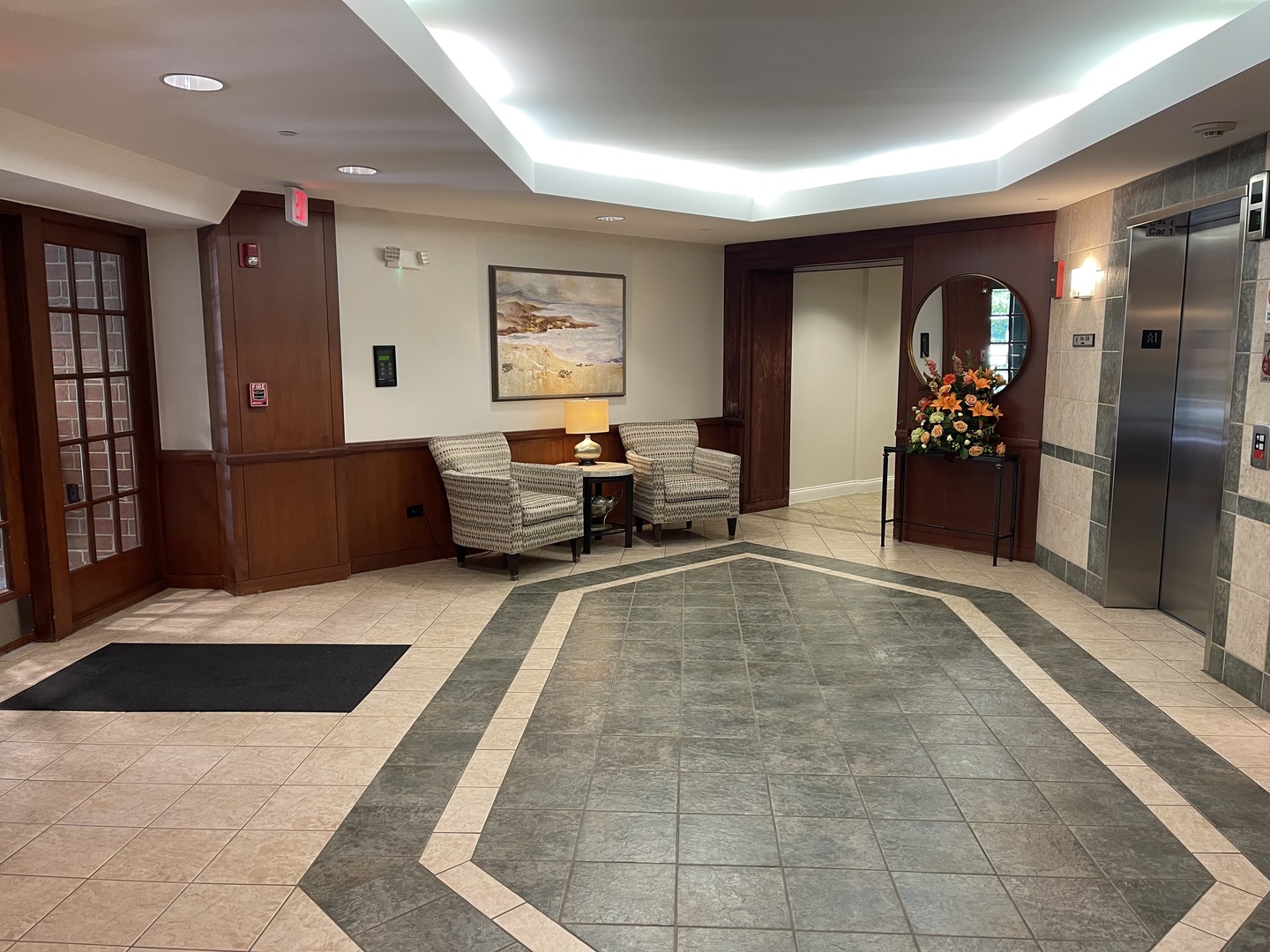 875 E 22nd Street #220, Lombard, IL 60148