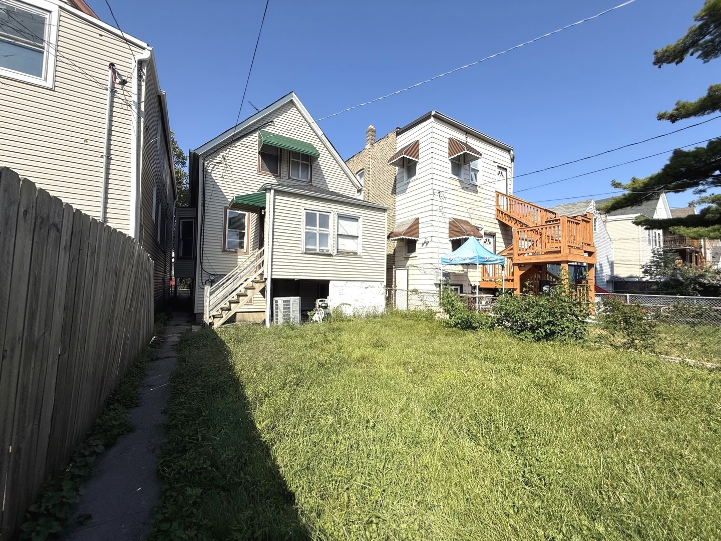 3809 N Whipple Street, Chicago, IL 60618