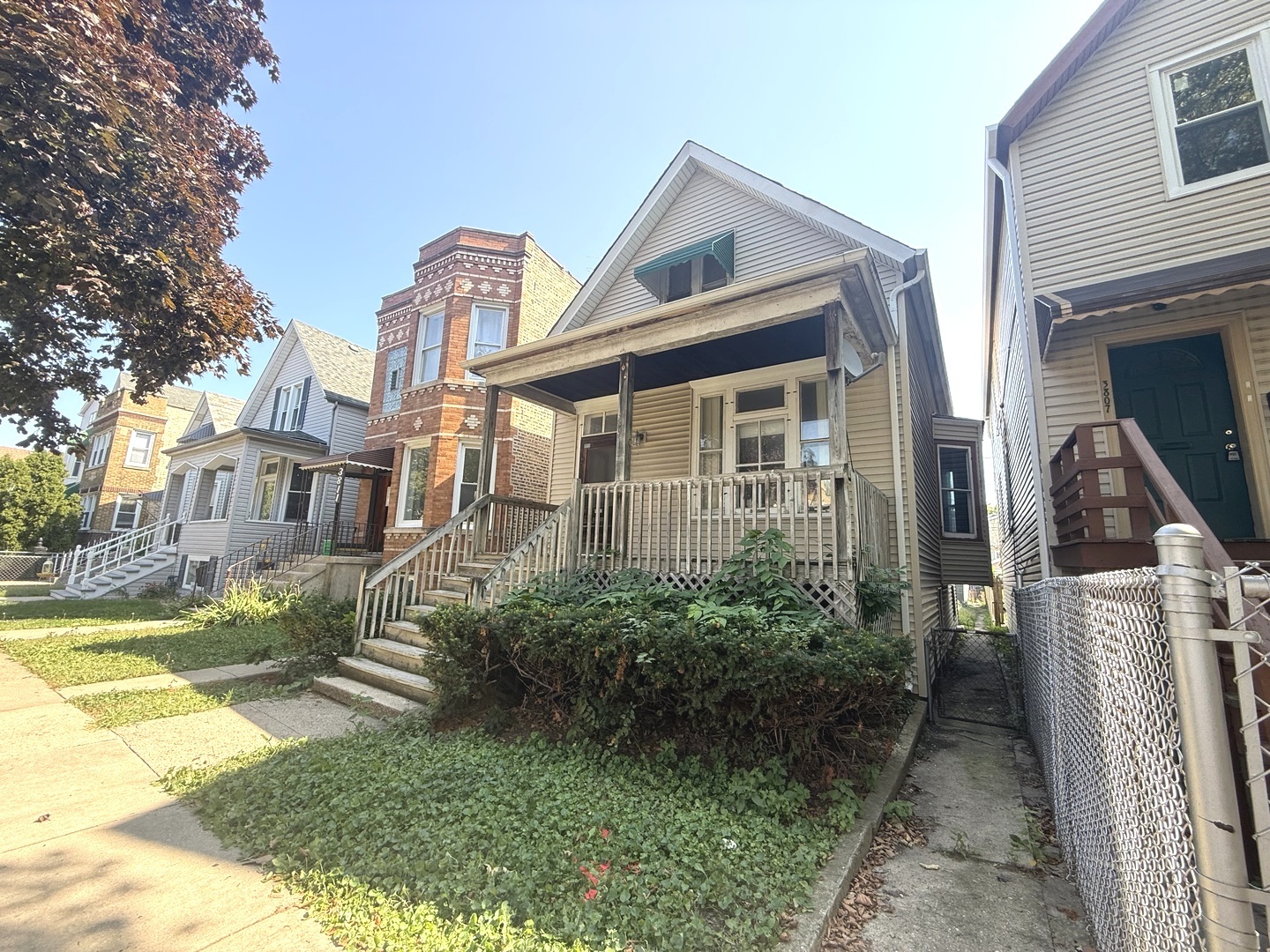 3809 N Whipple Street, Chicago, IL 60618