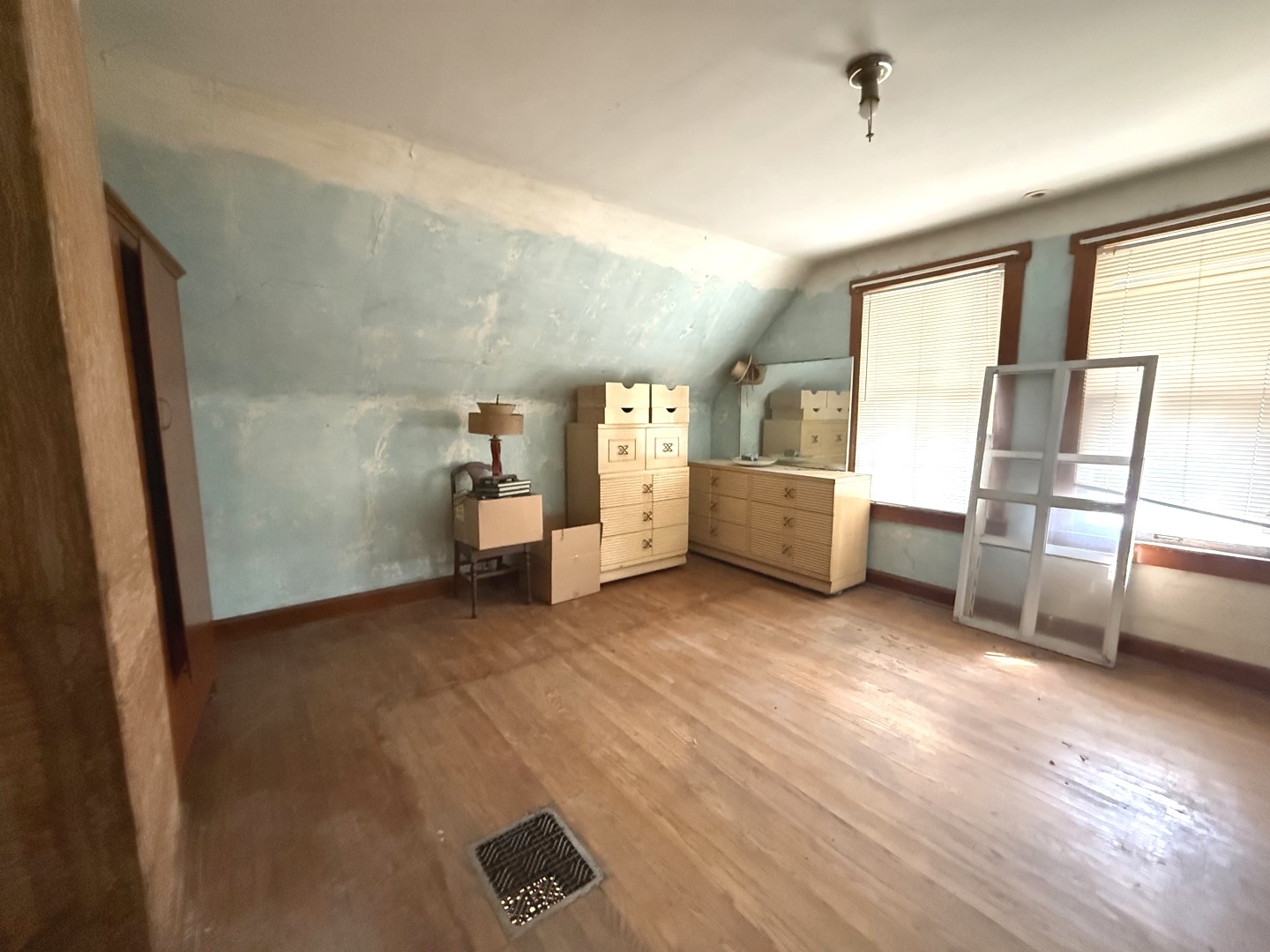 3809 N Whipple Street, Chicago, IL 60618