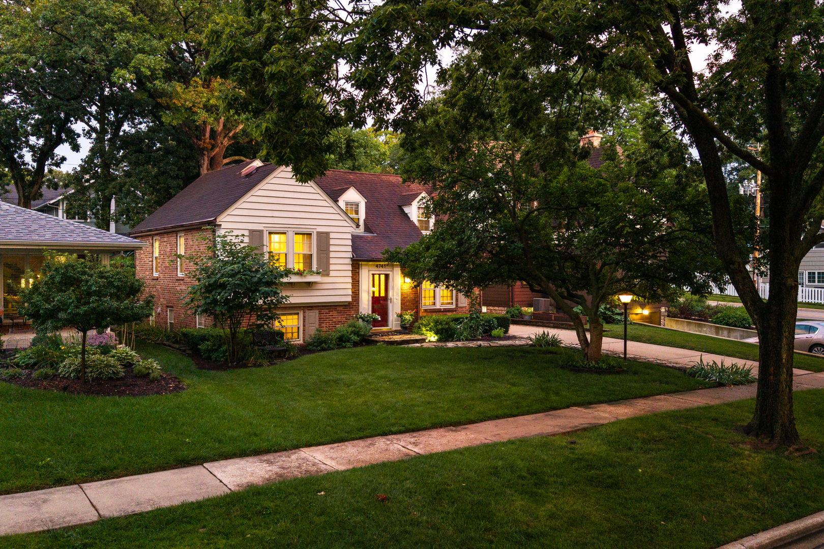 4741 Montgomery Avenue, Downers Grove, IL 60515