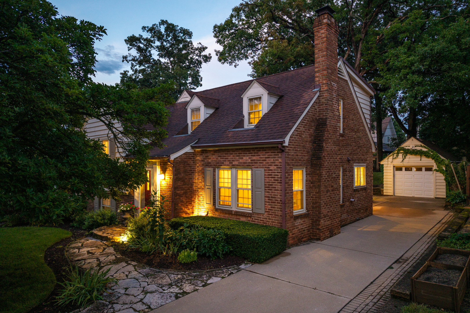 4741 Montgomery Avenue, Downers Grove, IL 60515