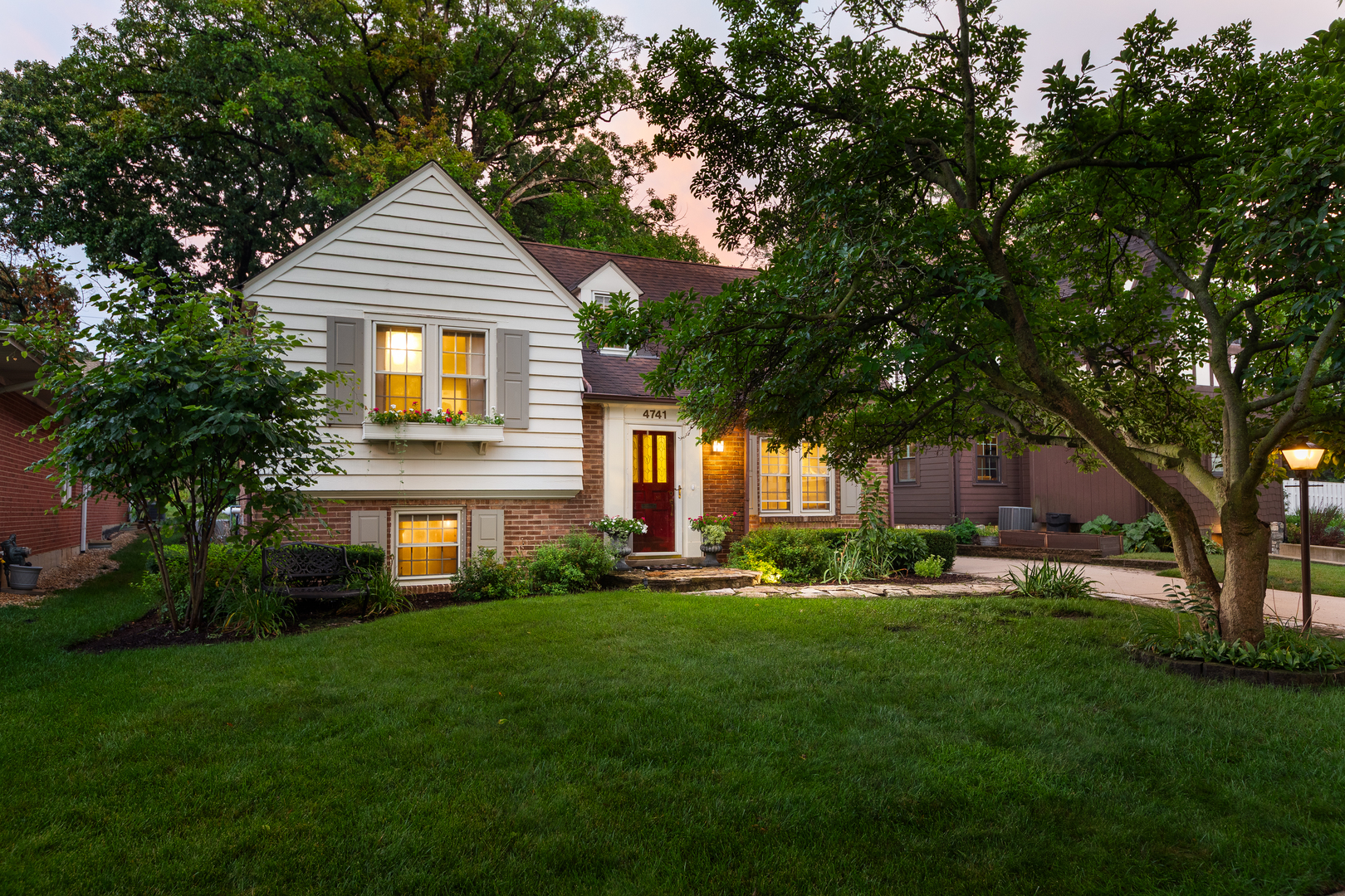 4741 Montgomery Avenue, Downers Grove, IL 60515