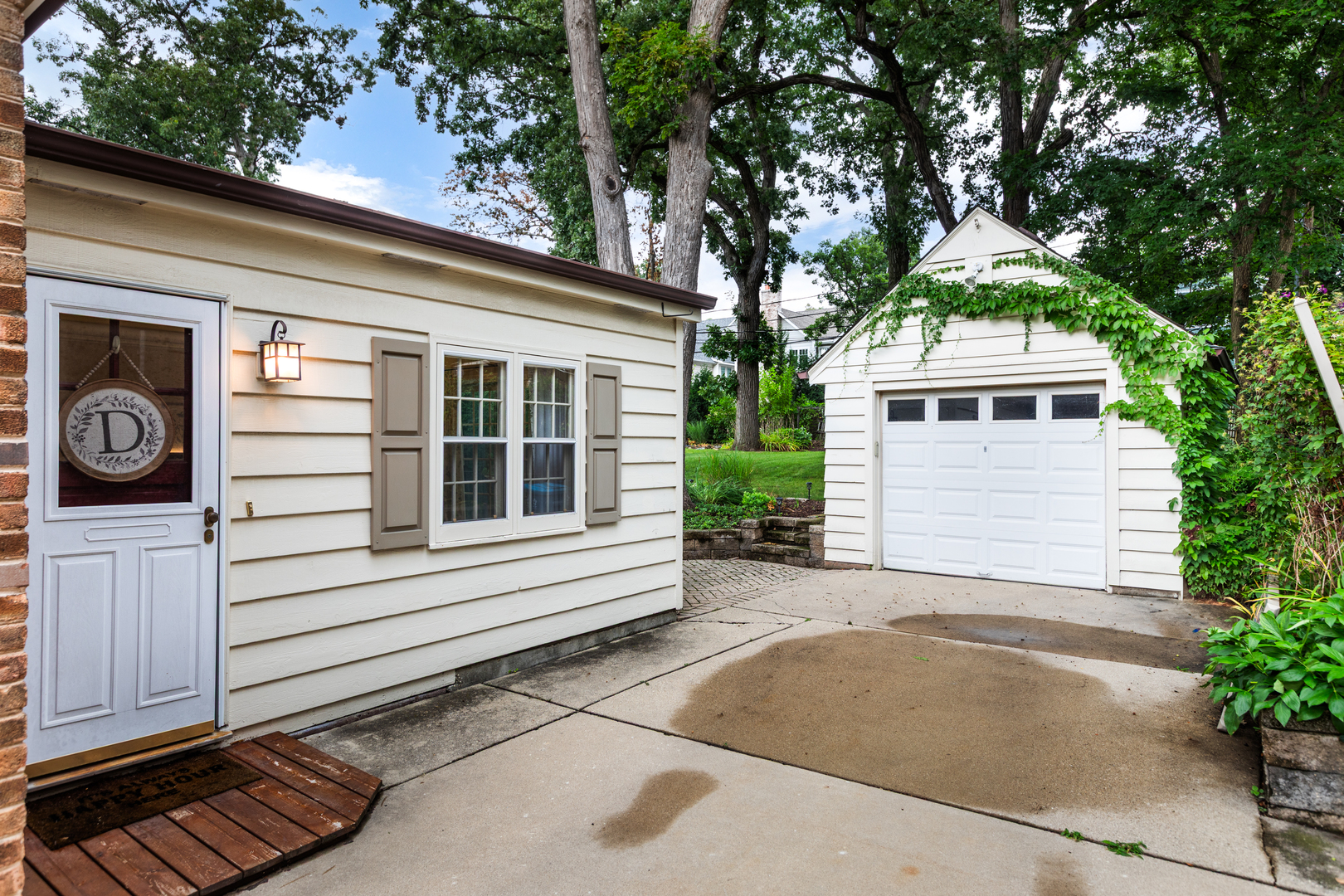 4741 Montgomery Avenue, Downers Grove, IL 60515