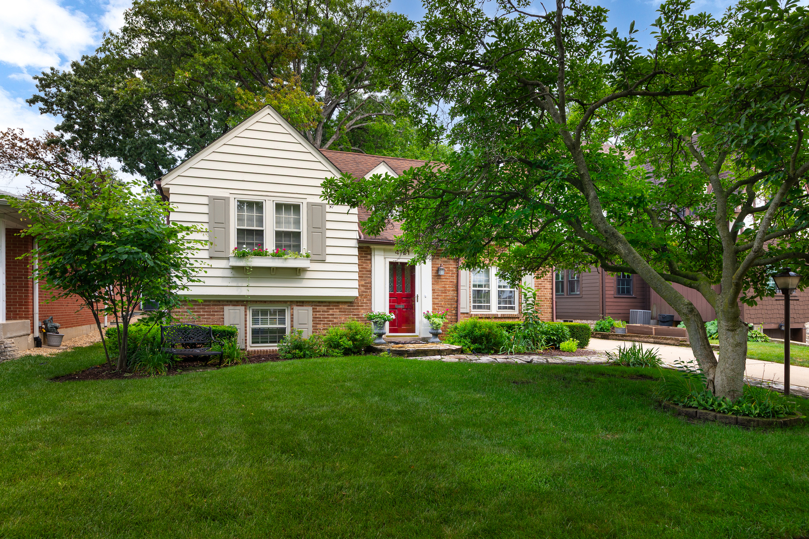 4741 Montgomery Avenue, Downers Grove, IL 60515