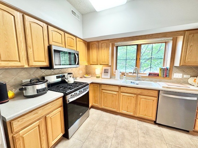 5 W Central Road #104, Mount Prospect, IL 60056