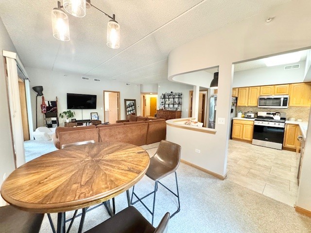 5 W Central Road #104, Mount Prospect, IL 60056