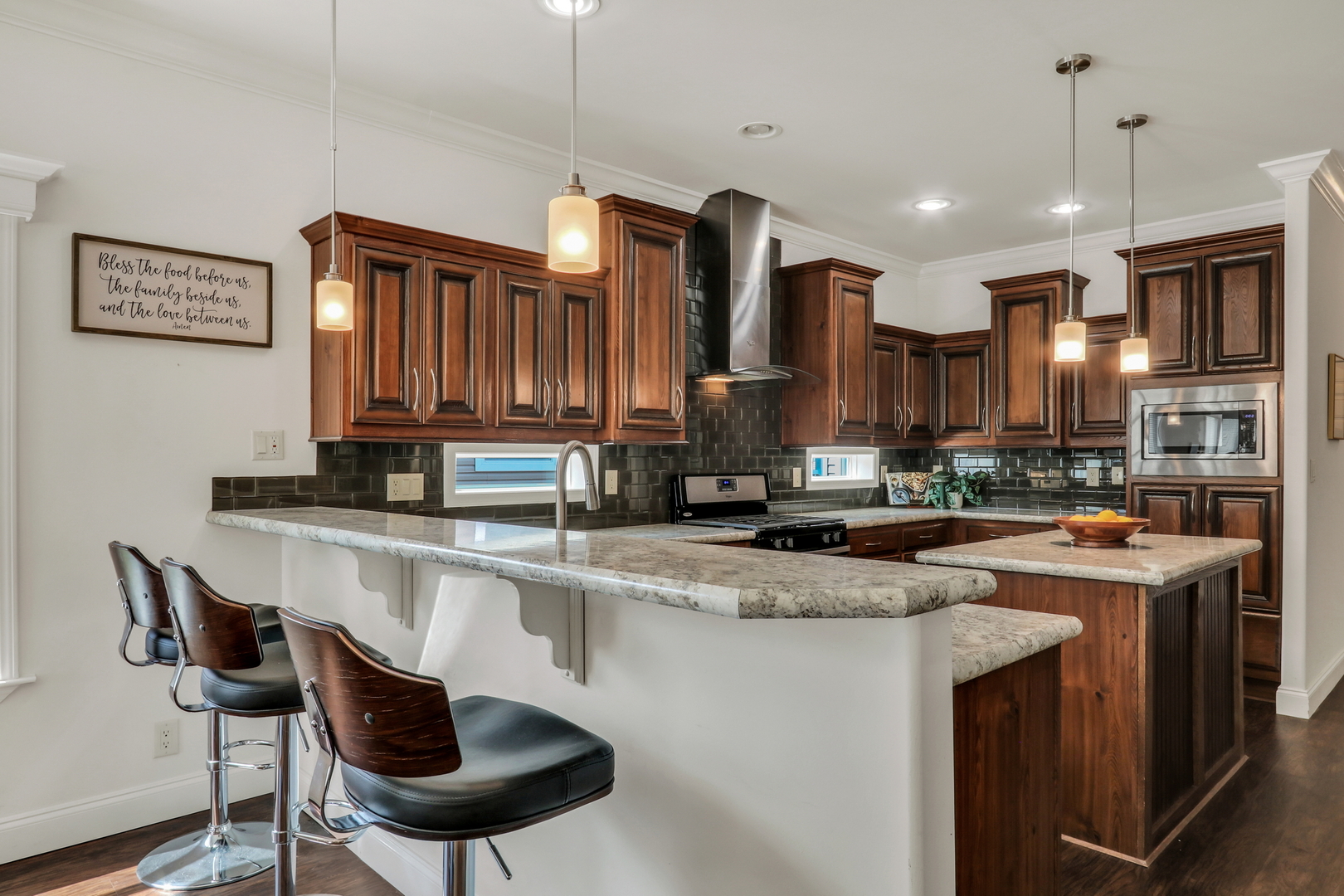 305 Legacy Court, Grayslake, IL 60030