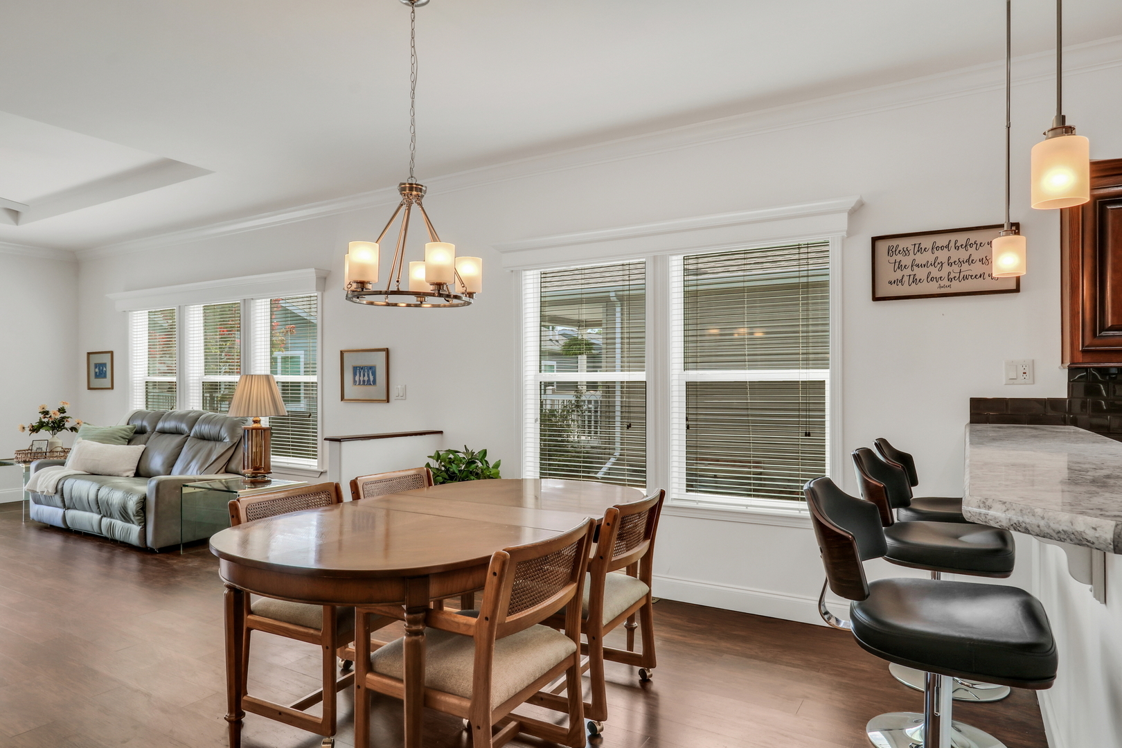 305 Legacy Court, Grayslake, IL 60030