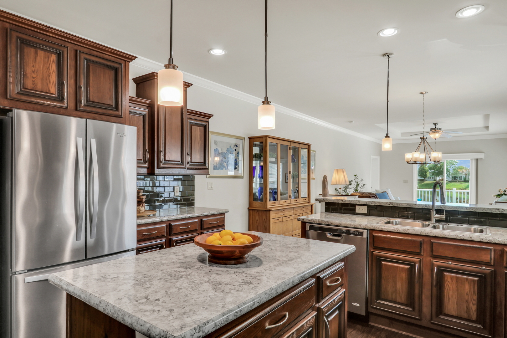 305 Legacy Court, Grayslake, IL 60030