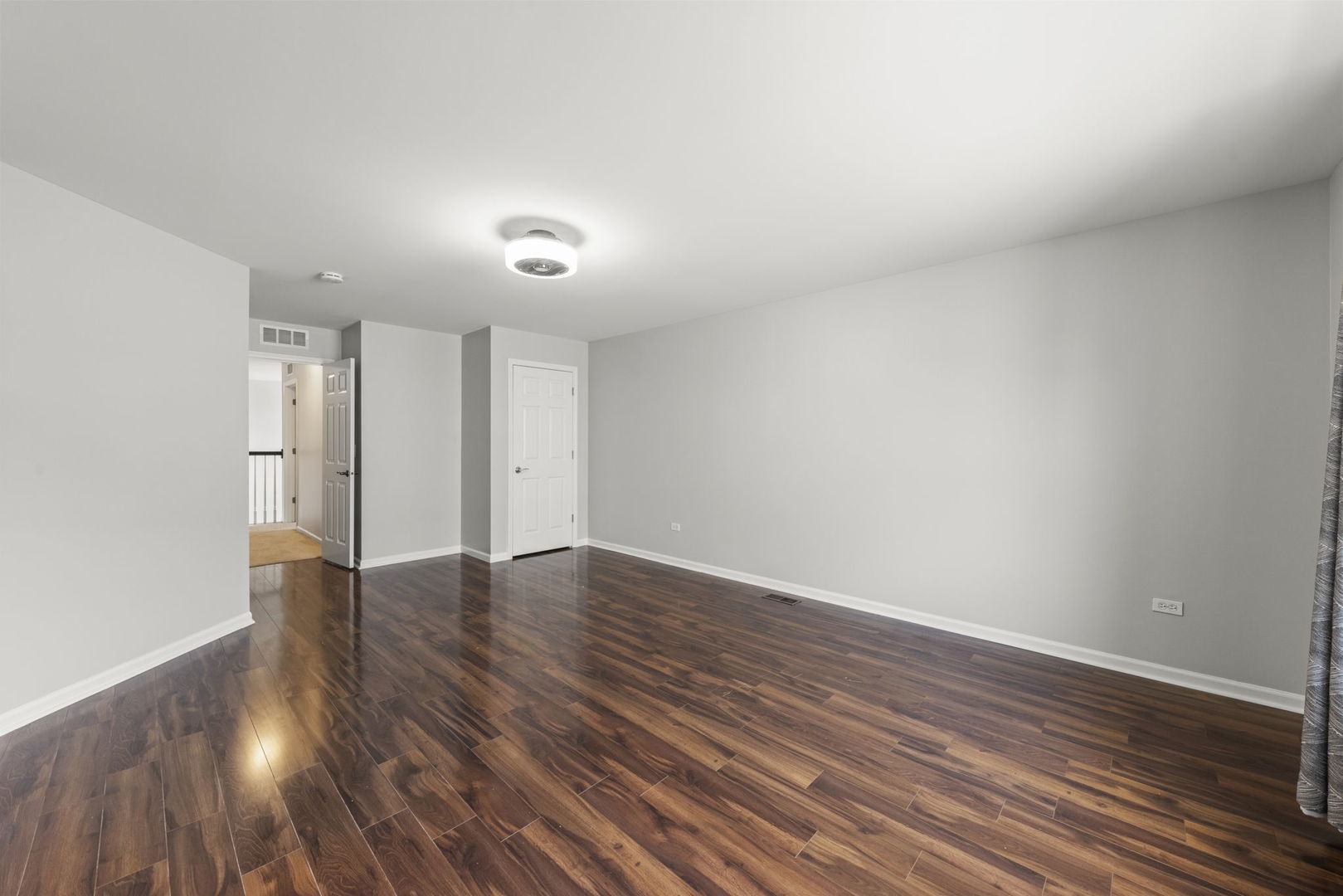 812 Metropolitan Avenue, Bolingbrook, IL 60490