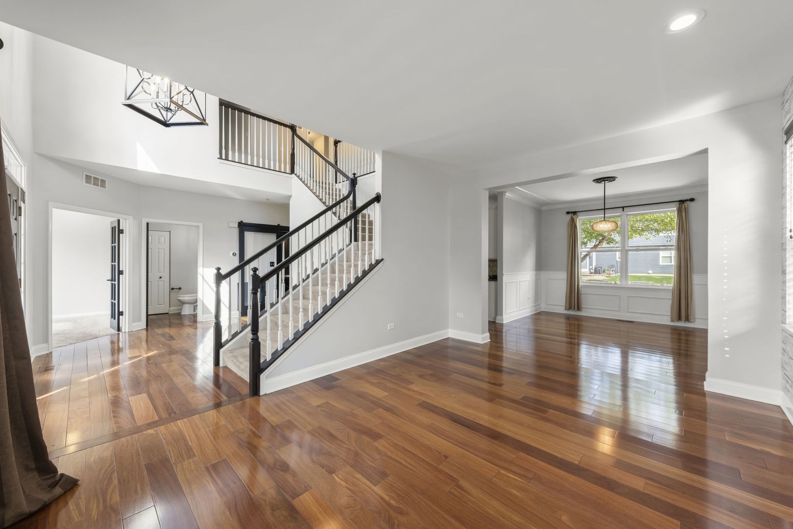 812 Metropolitan Avenue, Bolingbrook, IL 60490