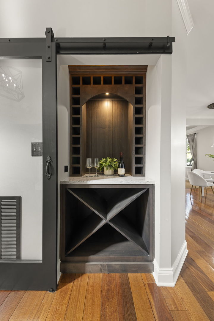 812 Metropolitan Avenue, Bolingbrook, IL 60490