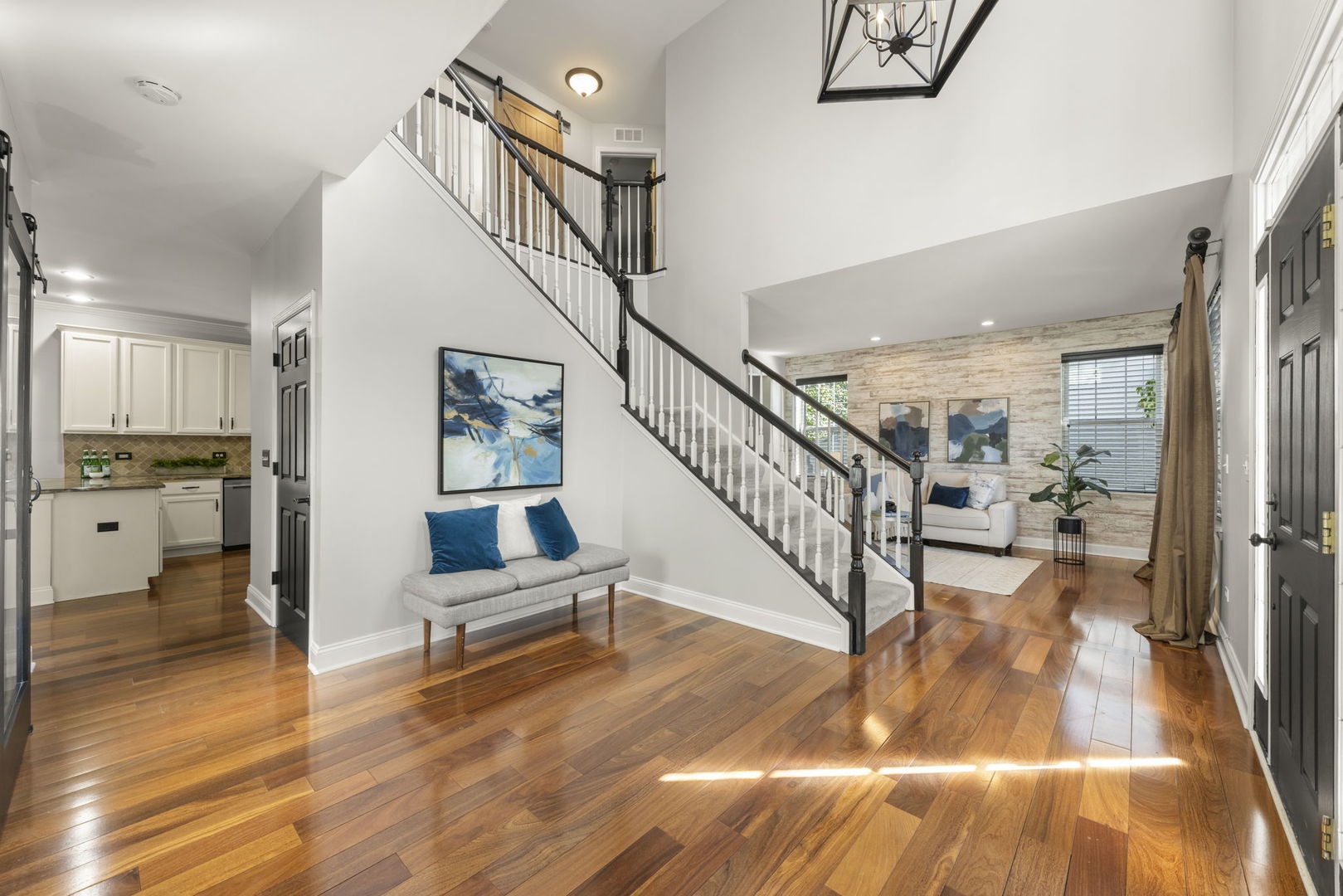 812 Metropolitan Avenue, Bolingbrook, IL 60490