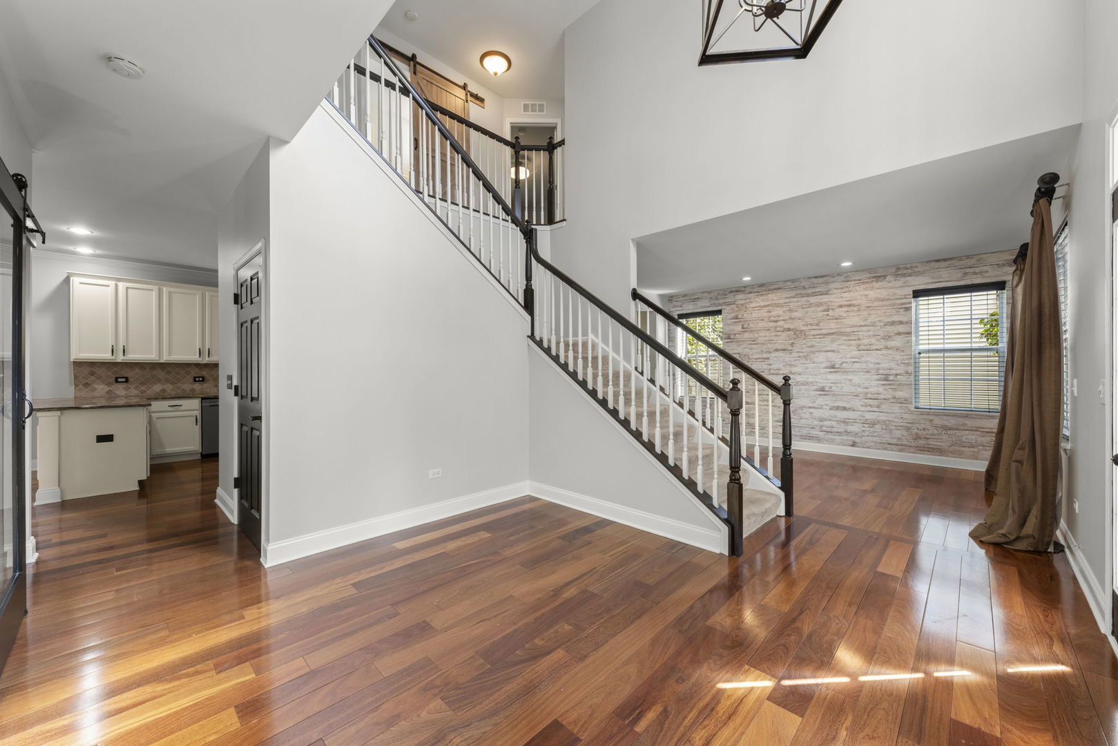 812 Metropolitan Avenue, Bolingbrook, IL 60490