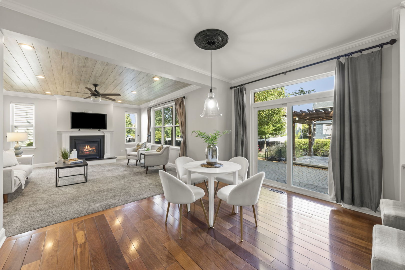 812 Metropolitan Avenue, Bolingbrook, IL 60490